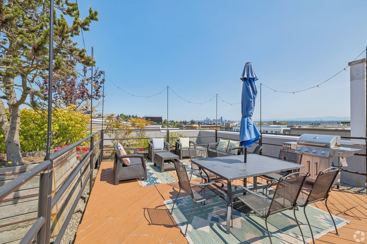 Rooftop deck